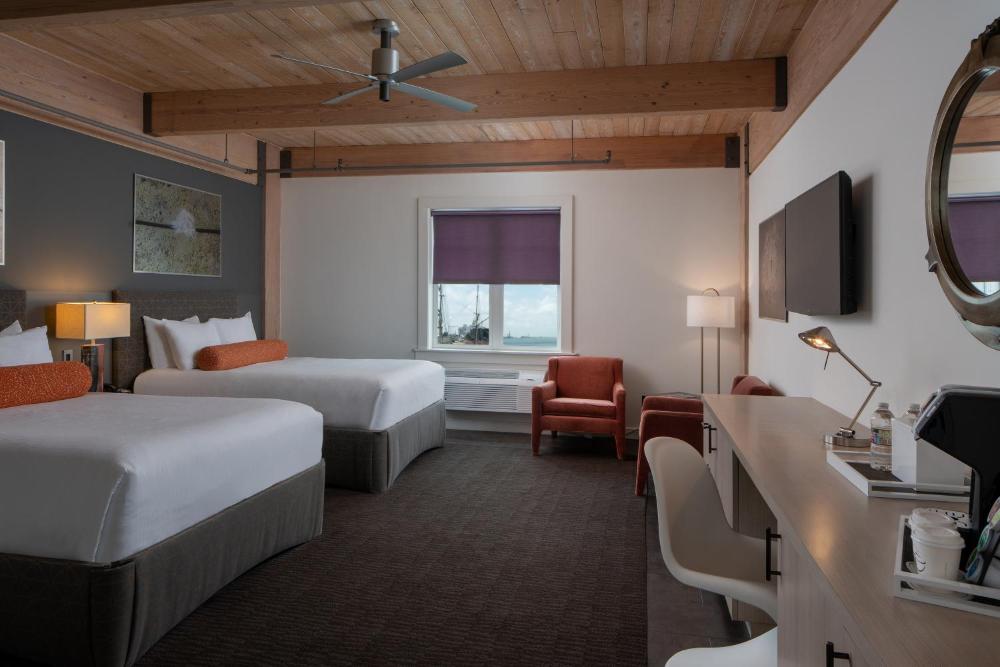 Queen Room with Two Queen Beds Harbor View interior